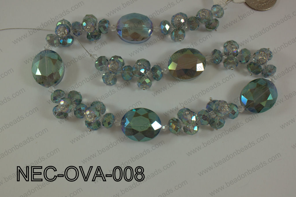 Necklace with oval crystals green NEC-OVA-008