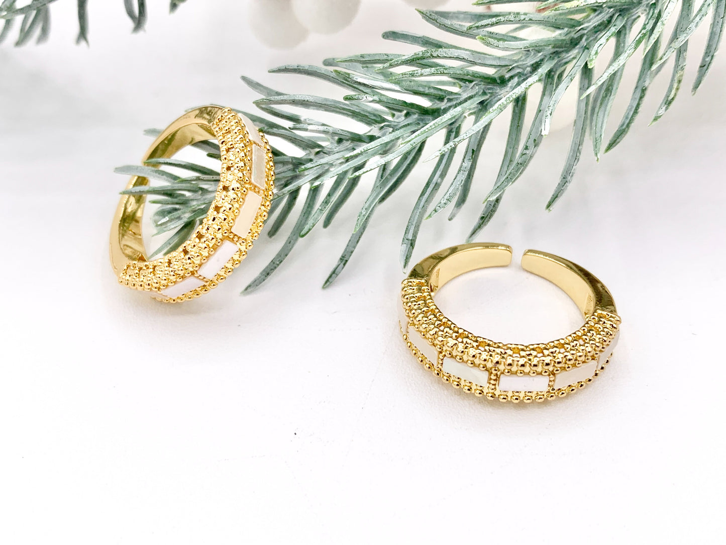 18K Gold Plated White Shell Banded Adjustable Ring 4 pcs