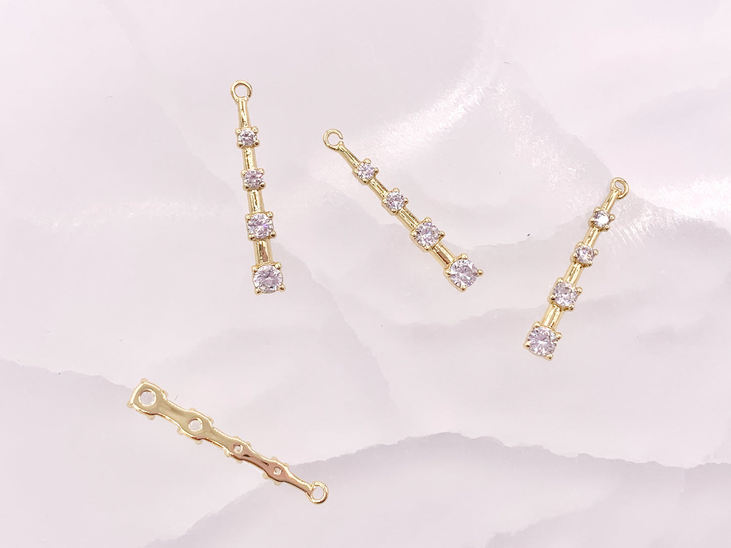 Vertical Rhinestone Bar Pendants with Open Ring in 18K Gold Plated Copper 10pcs
