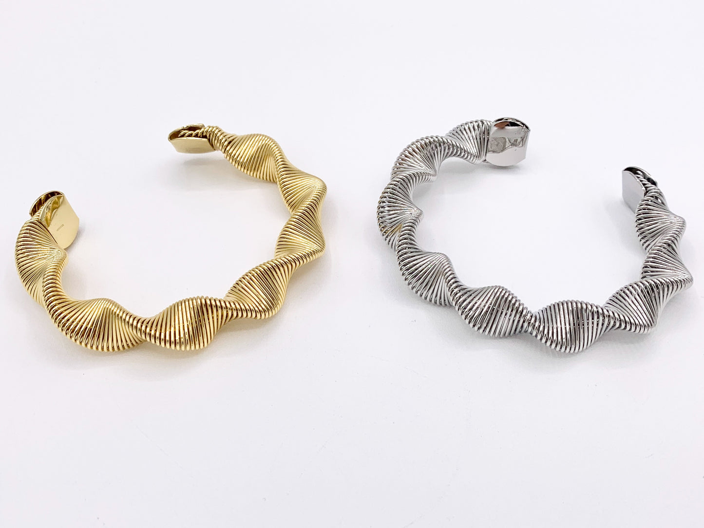 Unique Wavy Bracelet Cuffs in Real Gold/Platinum 18K Plated Copper 2 pcs