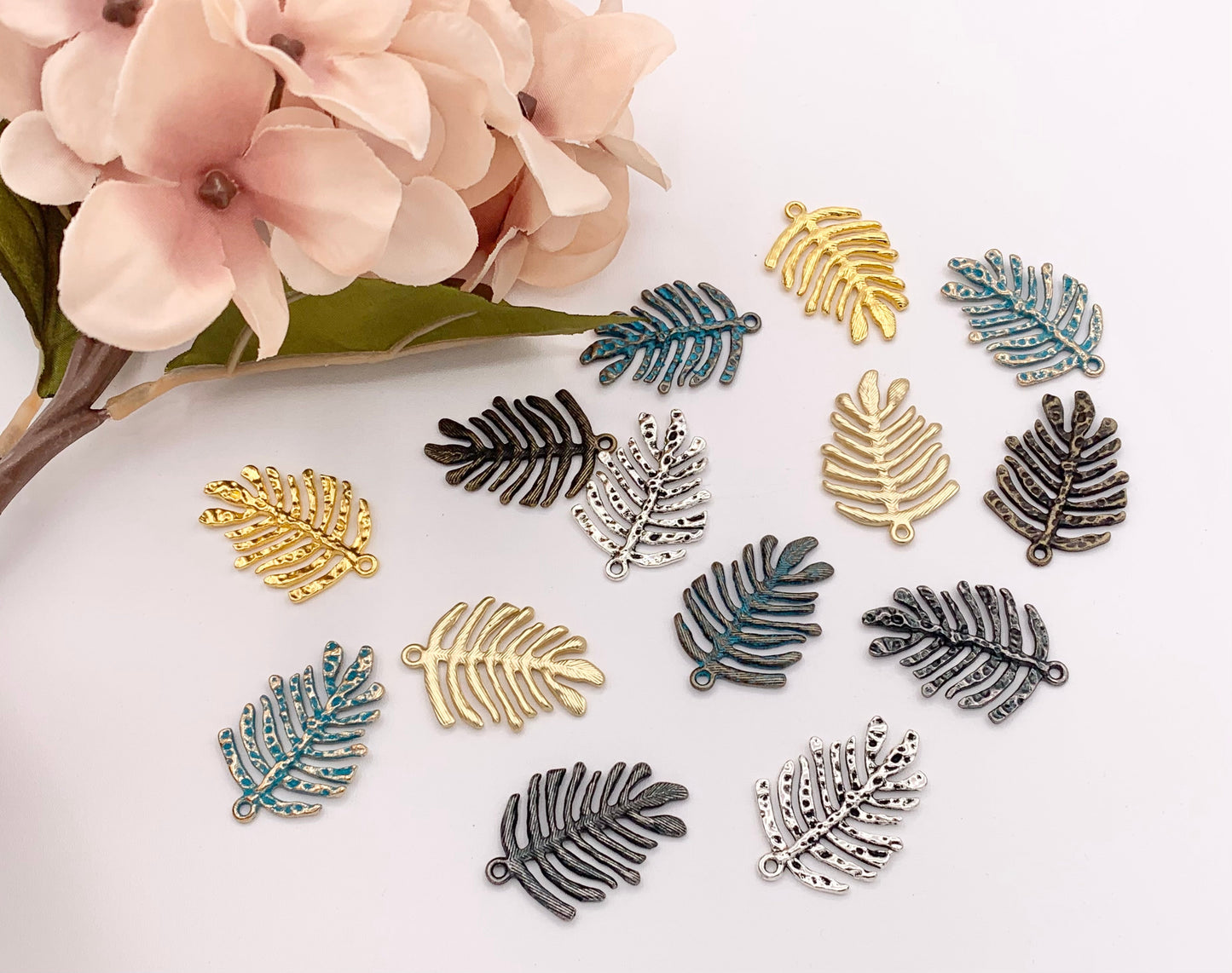 25x37mm Pewter Oak Leaf Pendants Double Sided 2 Styles in 1 Leaf Charms Bulk Order in Matte Gold, Gold, Silver, Brass, Gunmetal and Patina