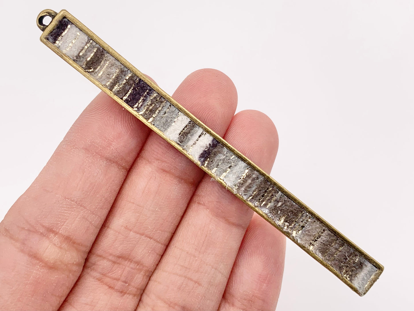 7x83mm/3.26 inches Pewter Hand Crafted Bar Pendants with Gray Fabric in Gold, Silver and Brass