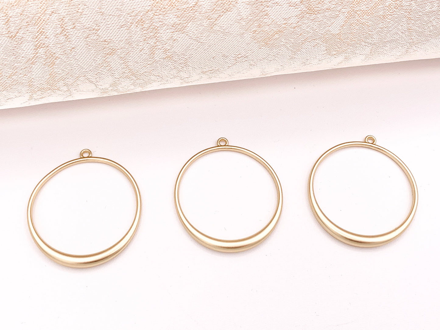 34mm Pewter Circle Pendants Bulk Order in Light Gold, Gold, Matte Gold, Silver, Brass, Gunmetal and Copper
