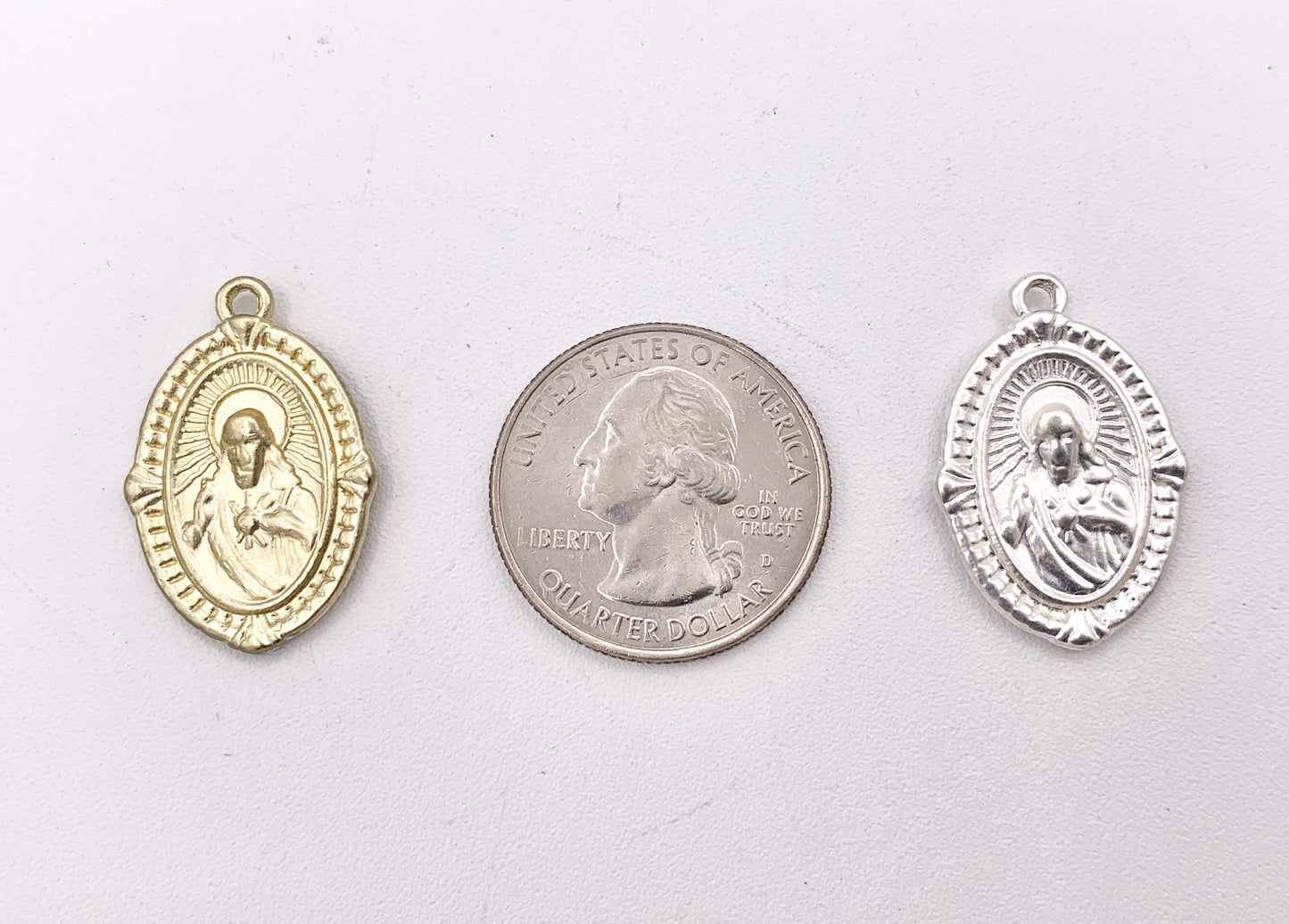 18x26mm Pewter Oval Jesus Charms Matte Gold Matte Silver Religious Pendants 15 PCS