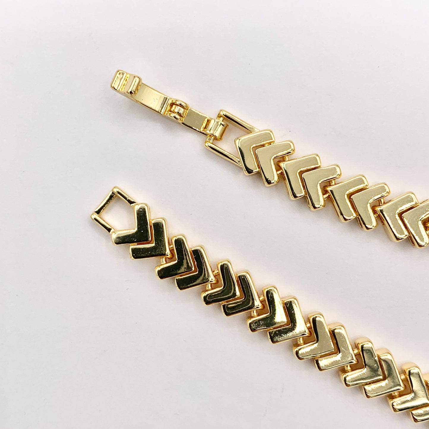 6.5" Delicate 18K Gold Plated Chevron Link/ Arrow Shape Chain Bracelet 2PCS