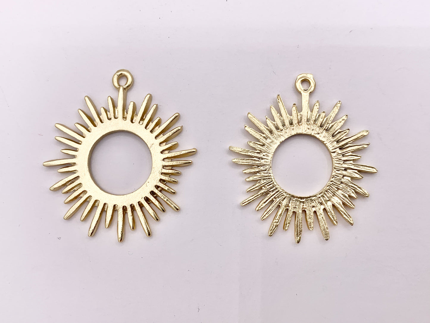 Matte Gold Pewter Cute Sunburst Circle Charms/Connectors 16 PCS