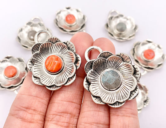 Tibetan Silver Flower Pendant With Spiny Oyster and Labradorite Handmade Pendant 1 PC