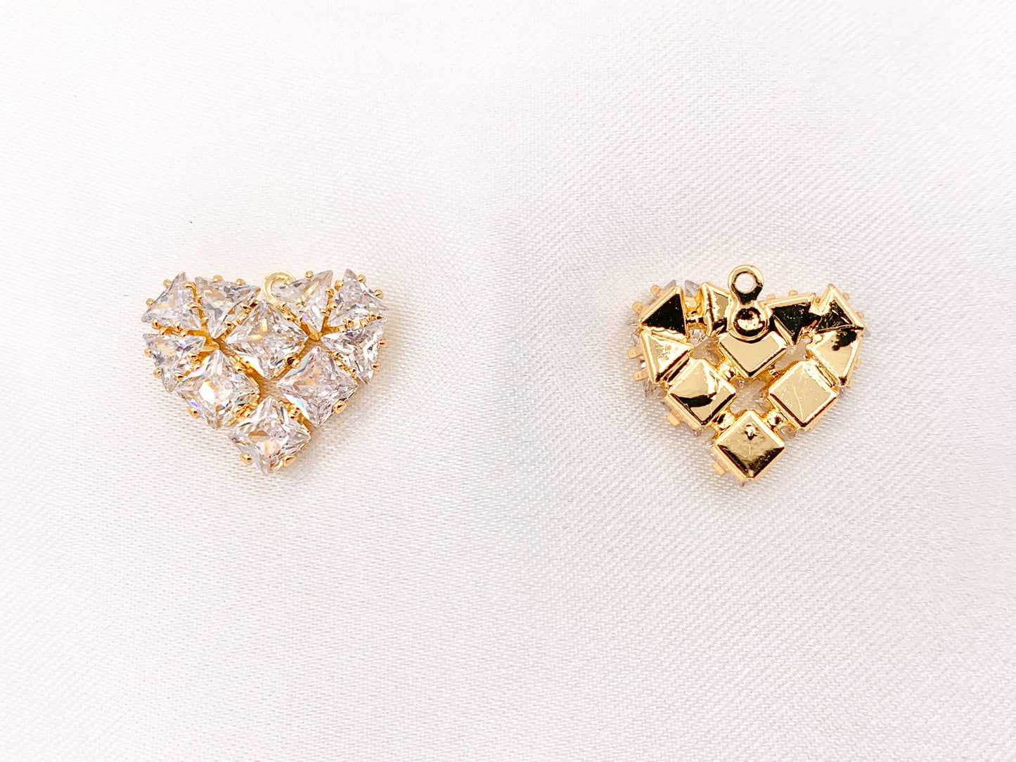 Cute Luxury CZ Heart Charms Real 18K Gold/Platinum Plated Micro CZ Pave Rhinestone Heart Pendant Over Brass 6 PCS