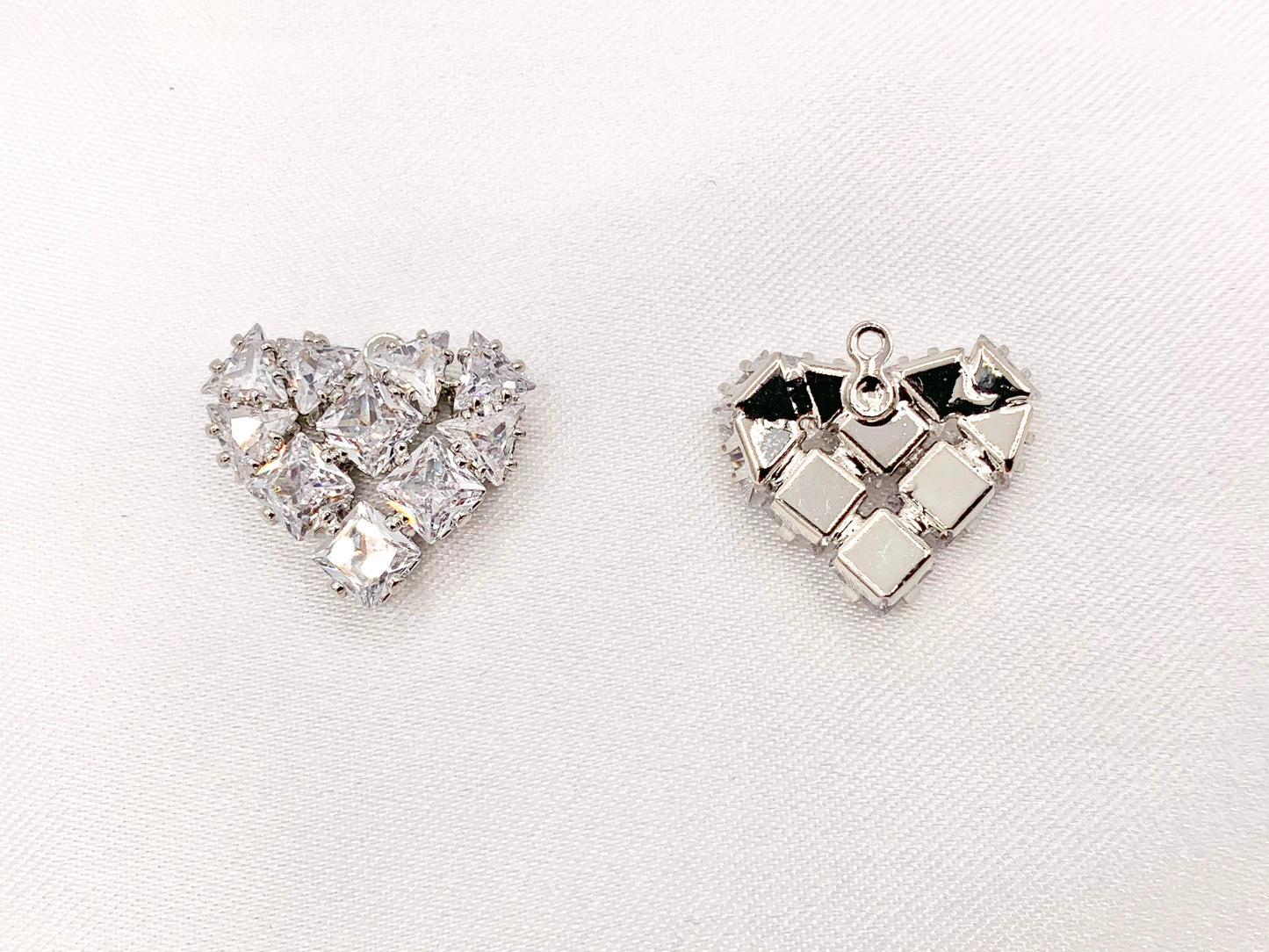 Cute Luxury CZ Heart Charms Real 18K Gold/Platinum Plated Micro CZ Pave Rhinestone Heart Pendant Over Brass 6 PCS