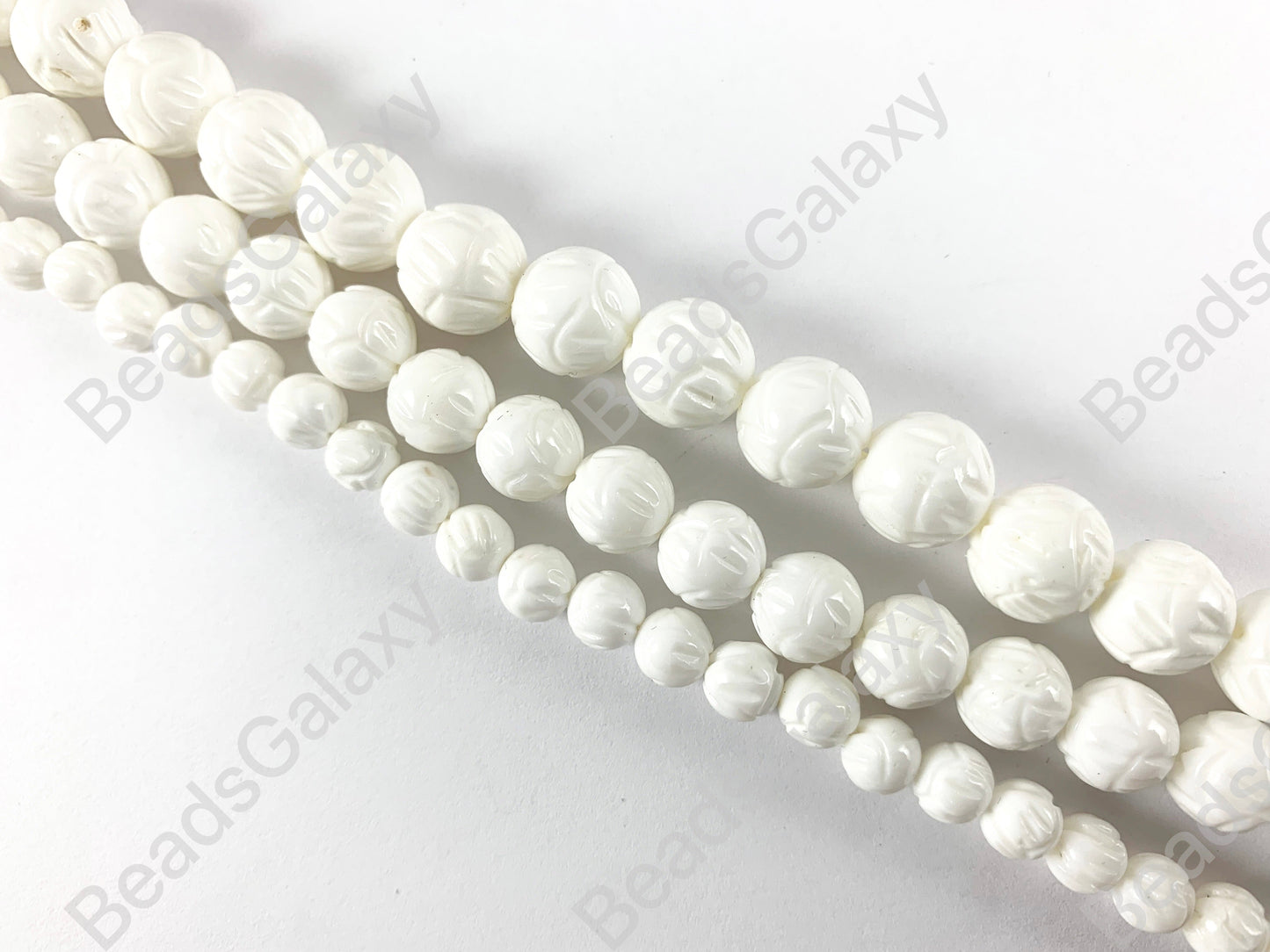 Hand Carved White Tridacnidae/Tridacna Shell Round Beads Around 15"