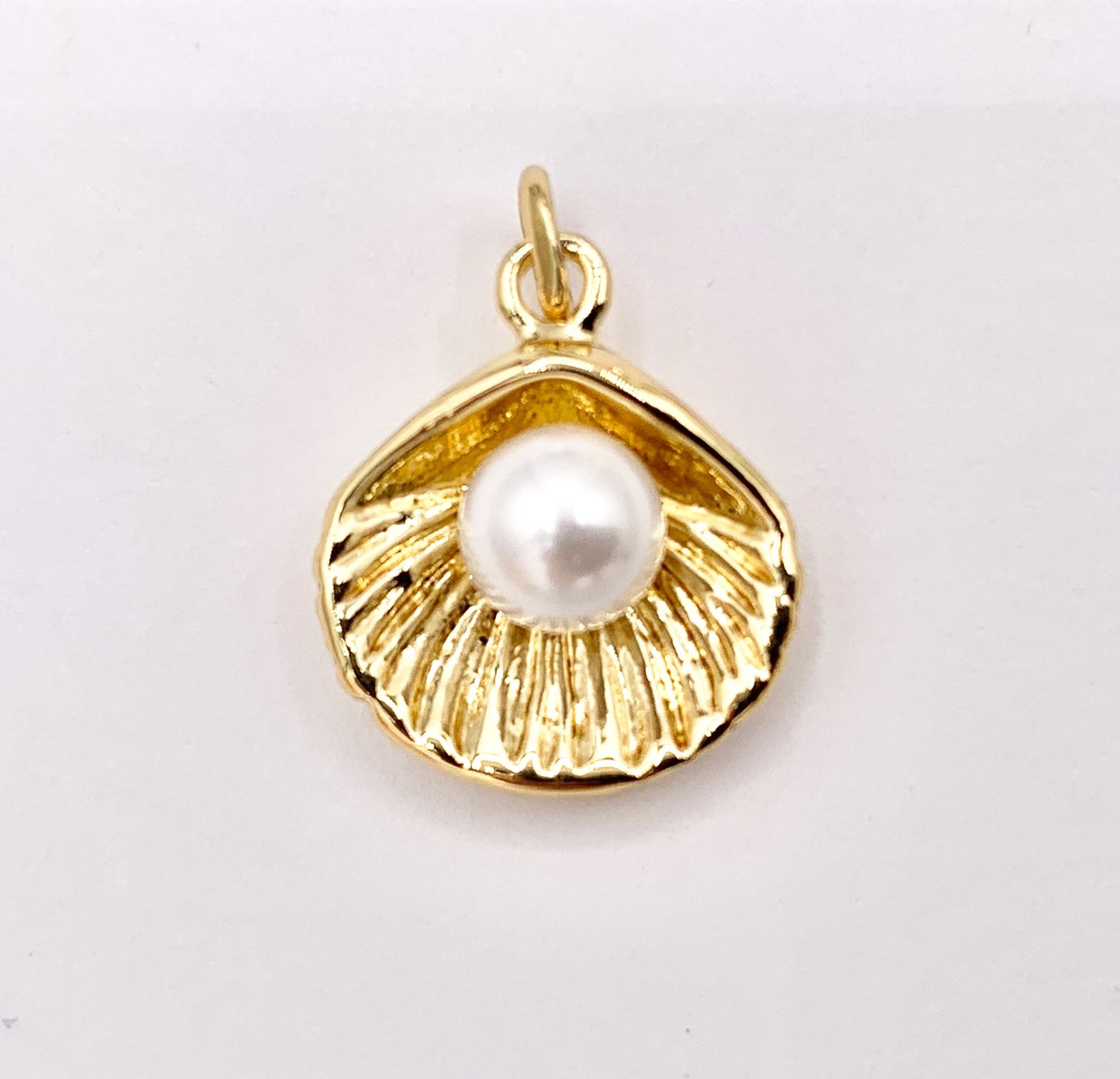 Pearl in Shell Shape Summer Sealife Pendant in Real Gold 18K Plated Over Brass 10 PCS
