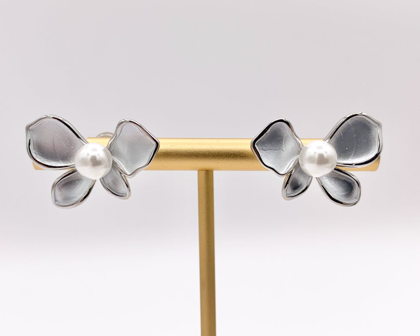 Simple Matte Silver Butterfly Earrings Studs with Pearl in Silver Plated Copper 4 PAIRS