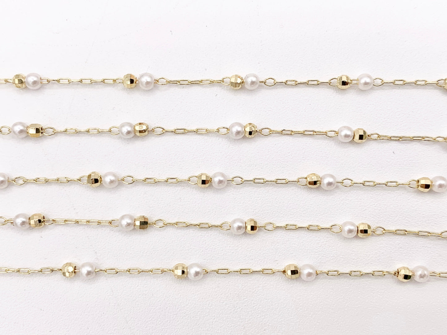 White Imitation Pearl Resin Pearl With Faceted Gold Beads Chain in Real Gold 18K Plated Copper By The Spool For Jewelry Making/Designs