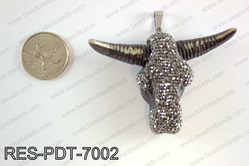 Resin ox head pendant with crystal 50x70mm  RES-PDT-7002