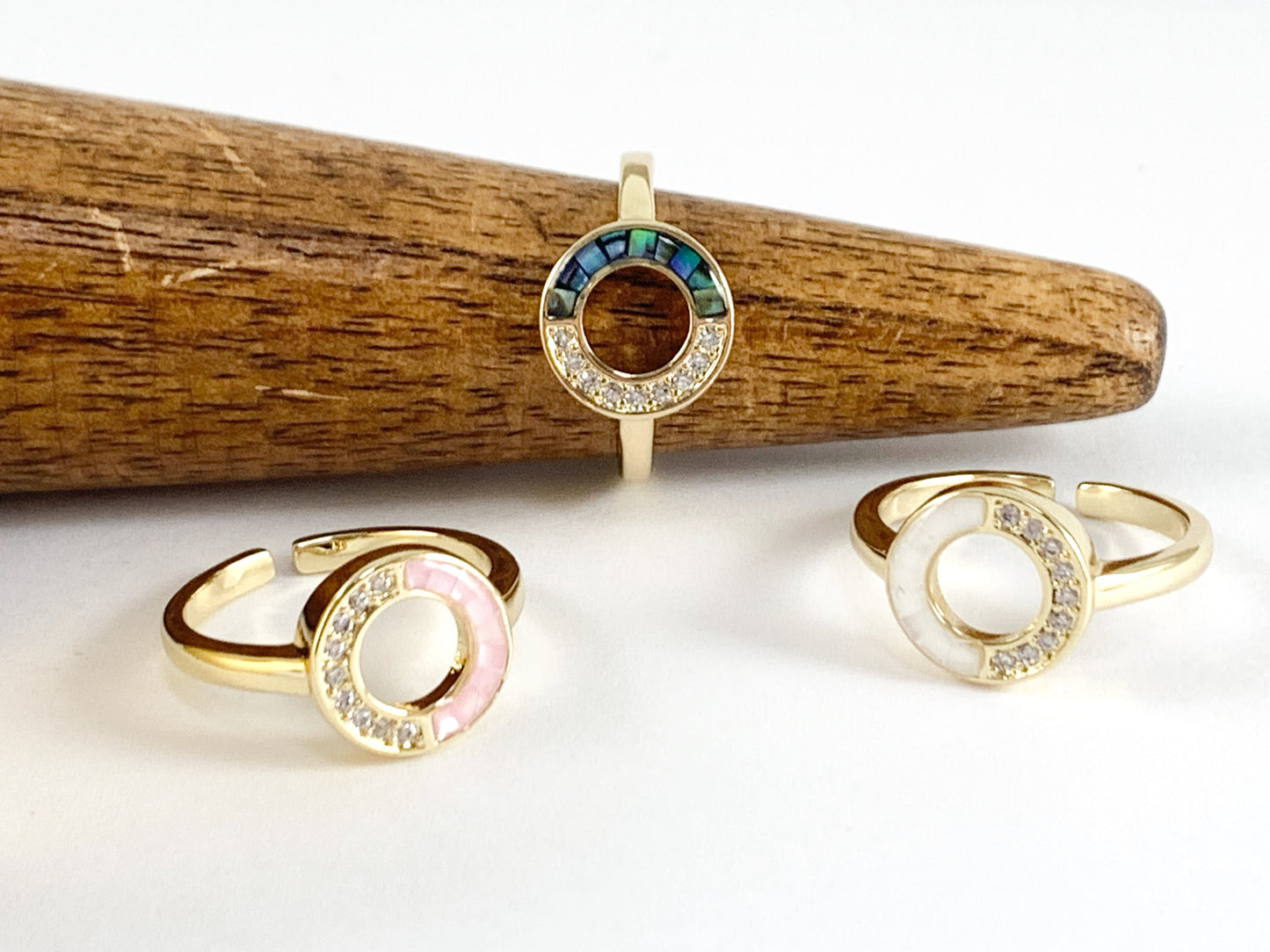 Abalone Shell Circle Ring Pink White Shell Adjustable Open Front Ring in 18K Real Gold Plated Copper 5pcs