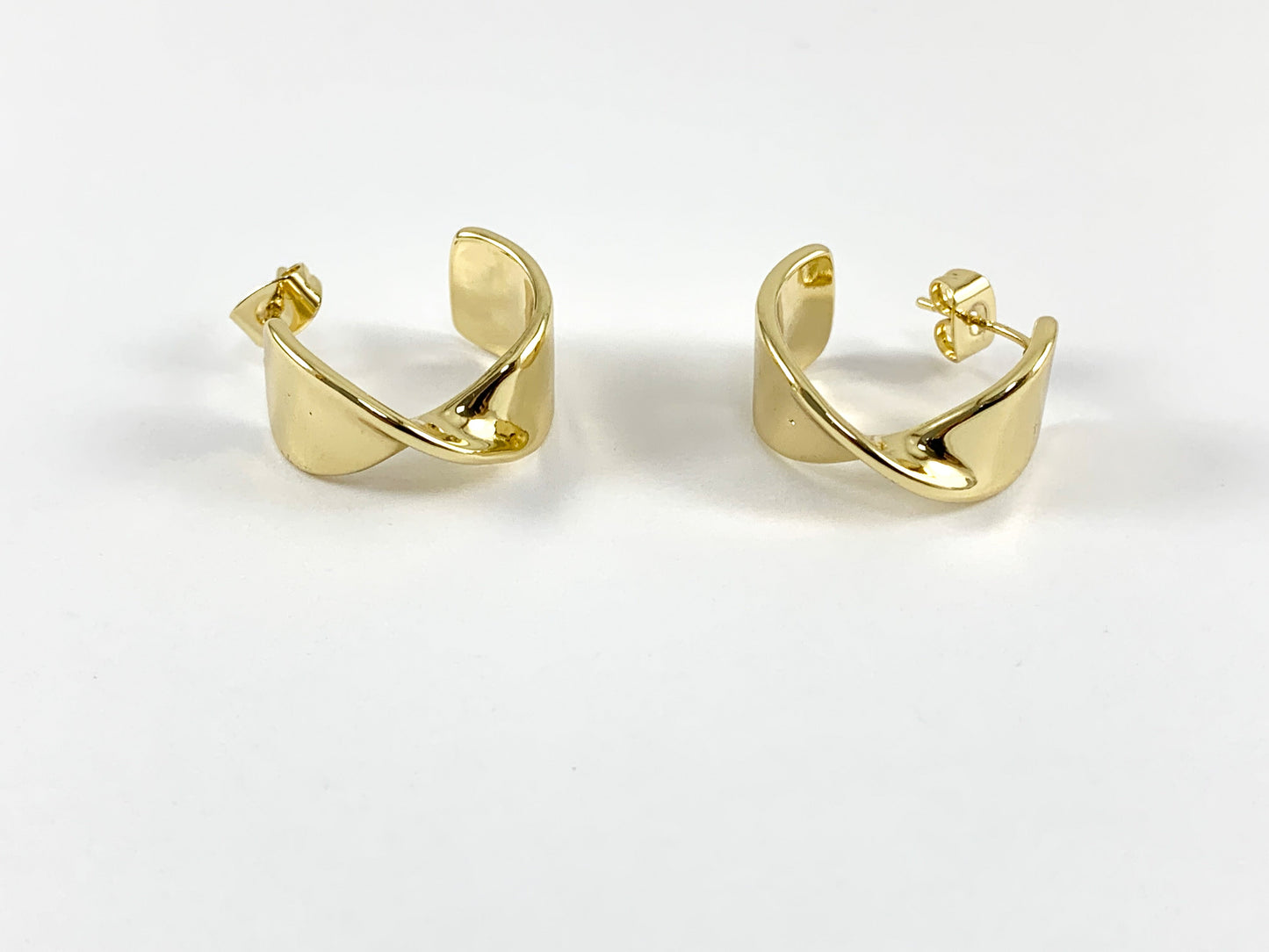 Real Gold/Platinum 18K Plated Bowtie Twist Smooth Earrings Huggies 3 pairs