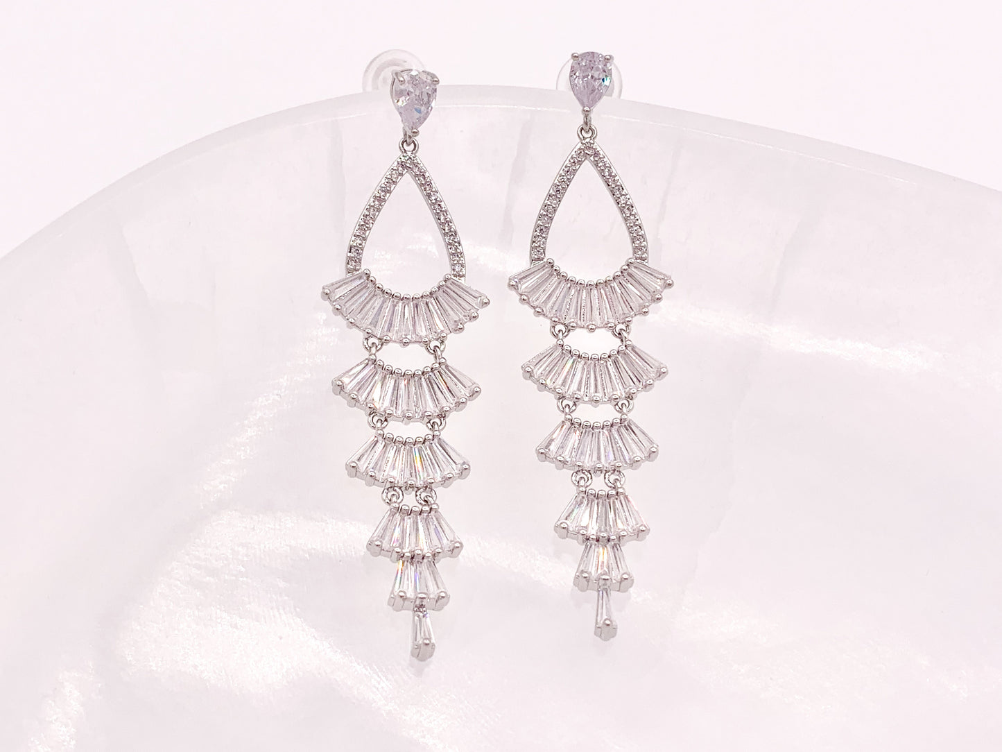 Lovely Chandelier Rhinestone Earrings in 18K Gold or Silver Plated over Copper 1 pair