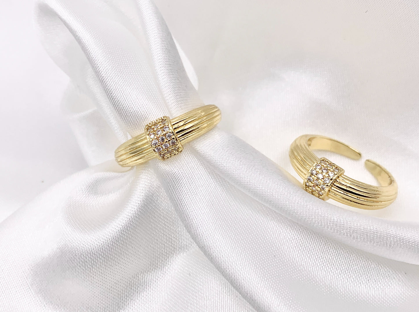 Crescent Signet Ring in Cubic Zirconia Rhinestone Adjustable Signet Rings in 18K Gold Plated Copper 5 pcs