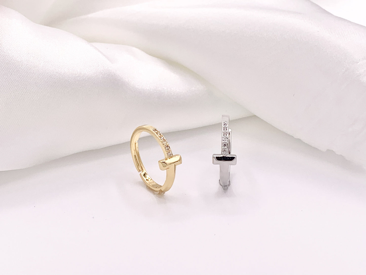 Simple Minimalist T Cross Rings in 18K Gold or Silver Plated Copper 4 pcs