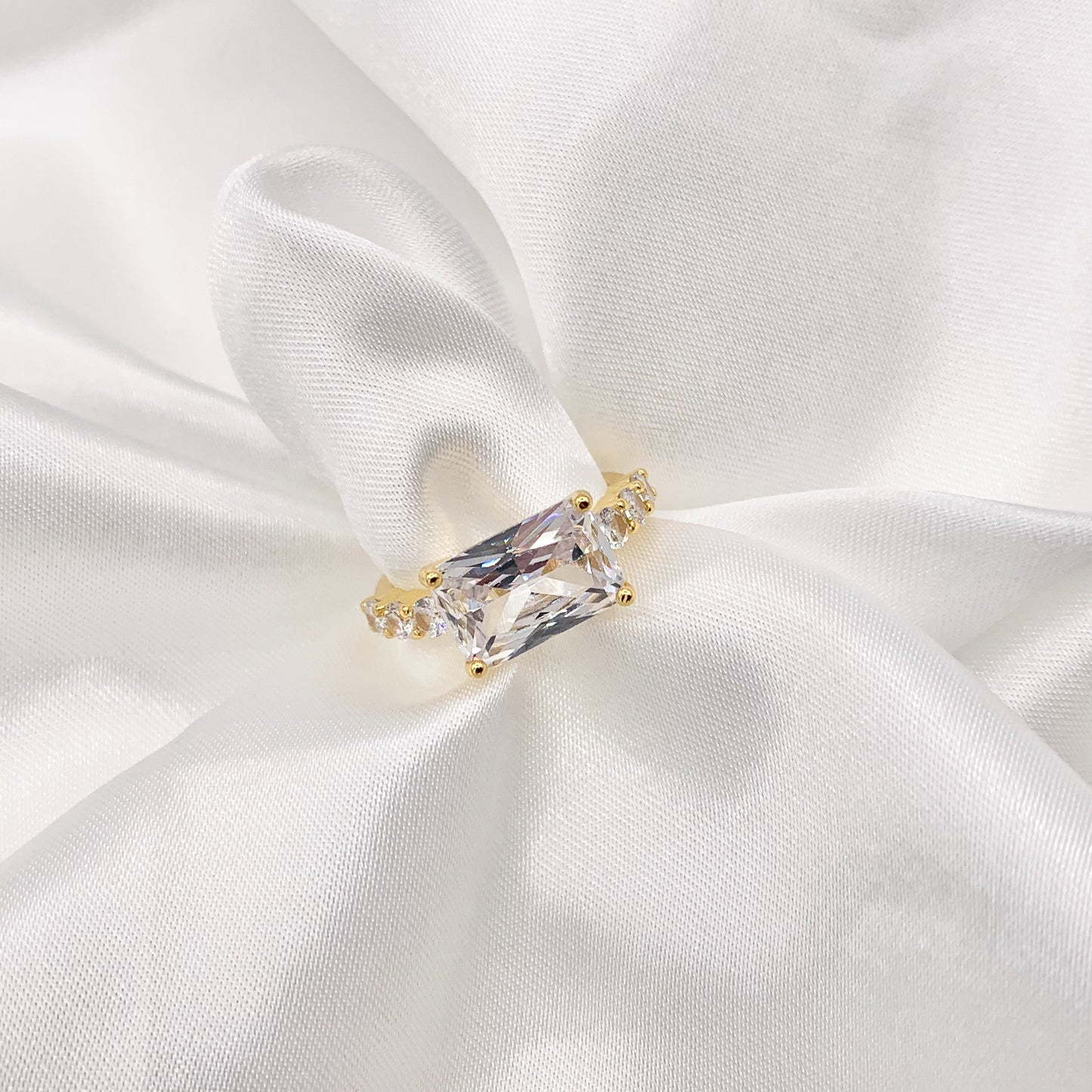 Emerald Cut Cubic Zirconia Rectangle Rings in 18K Gold or Silver Plated Copper 4pcs