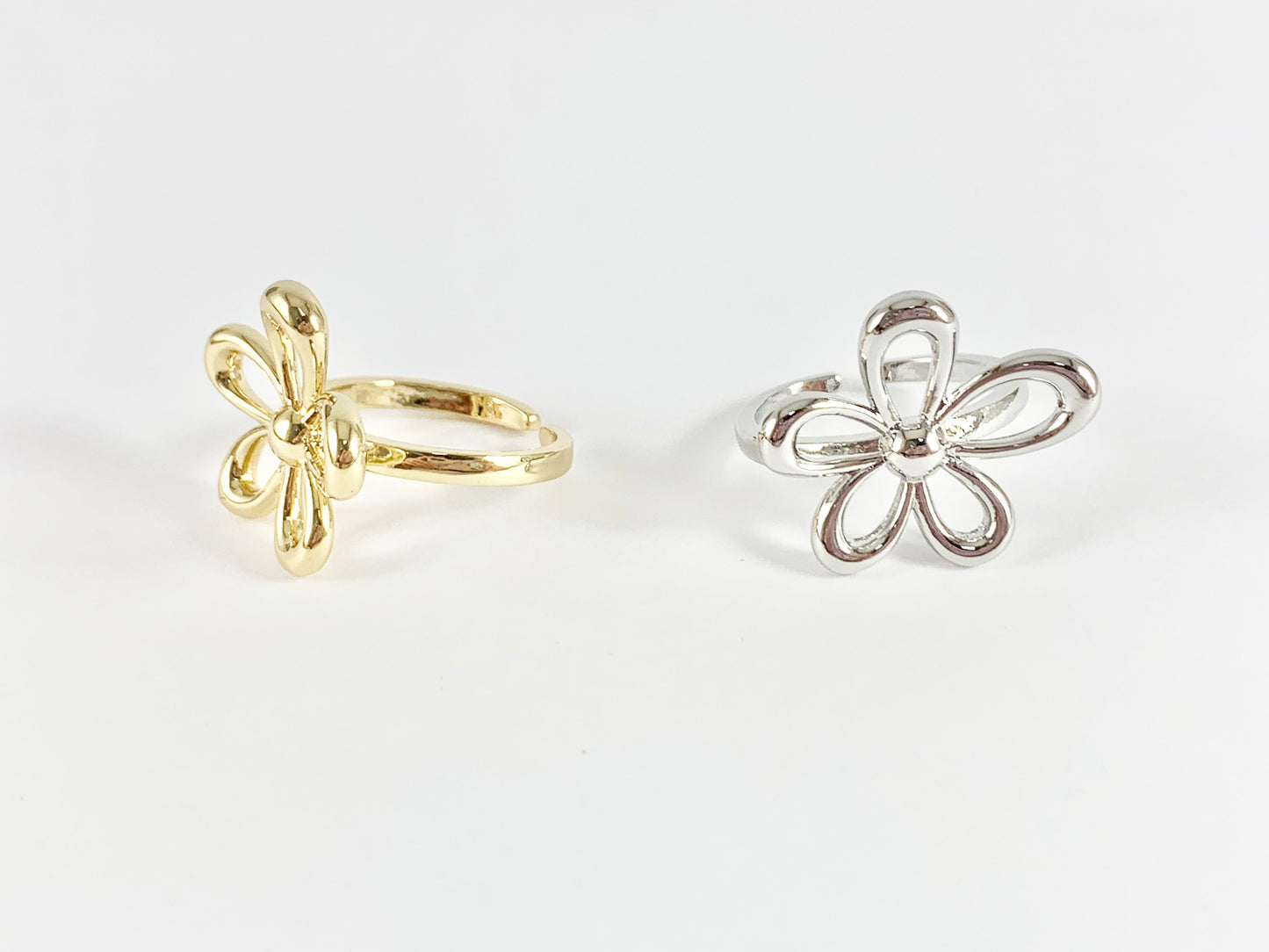 Cute Simple Flower Daisy Adjustable Rings in 18K gold or Silver plated copper 4 pcs