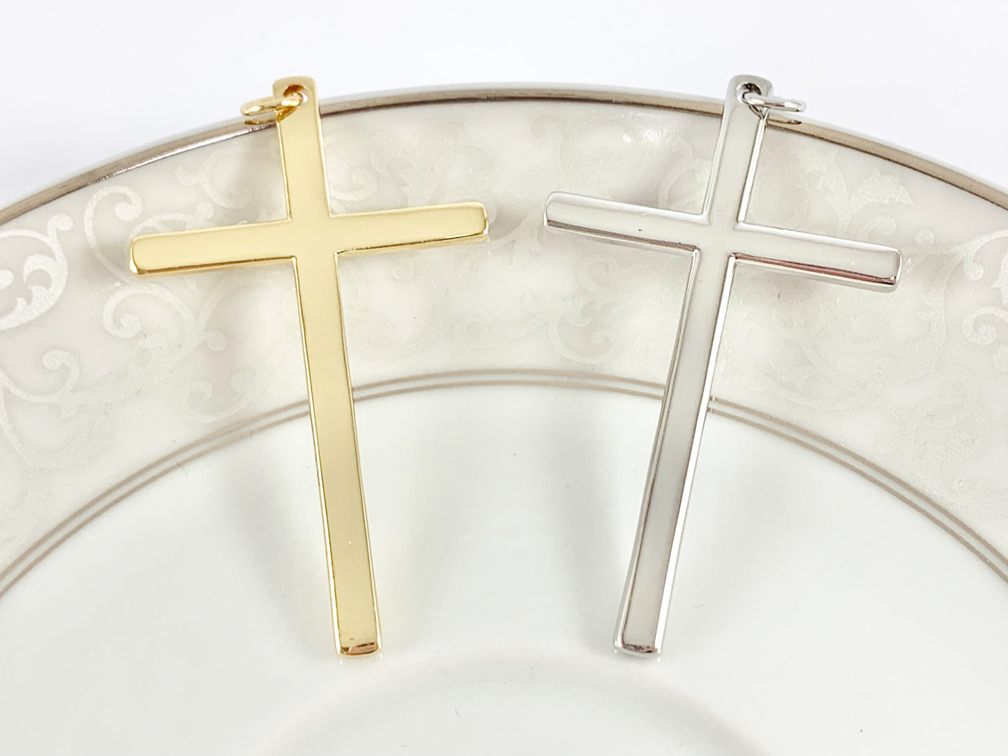 Large Plain Cross Pendant in 18K Gold or Silver Plated over Copper Cross 5 pcs