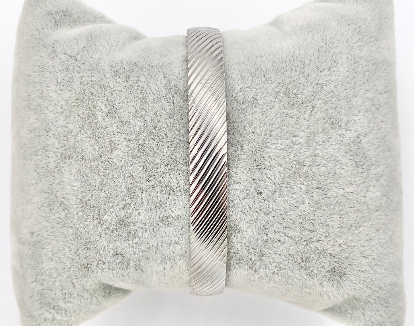 Stainless Steel Silver Close Bangles Bracelet in Silver plated Stainless Steel 2pcs