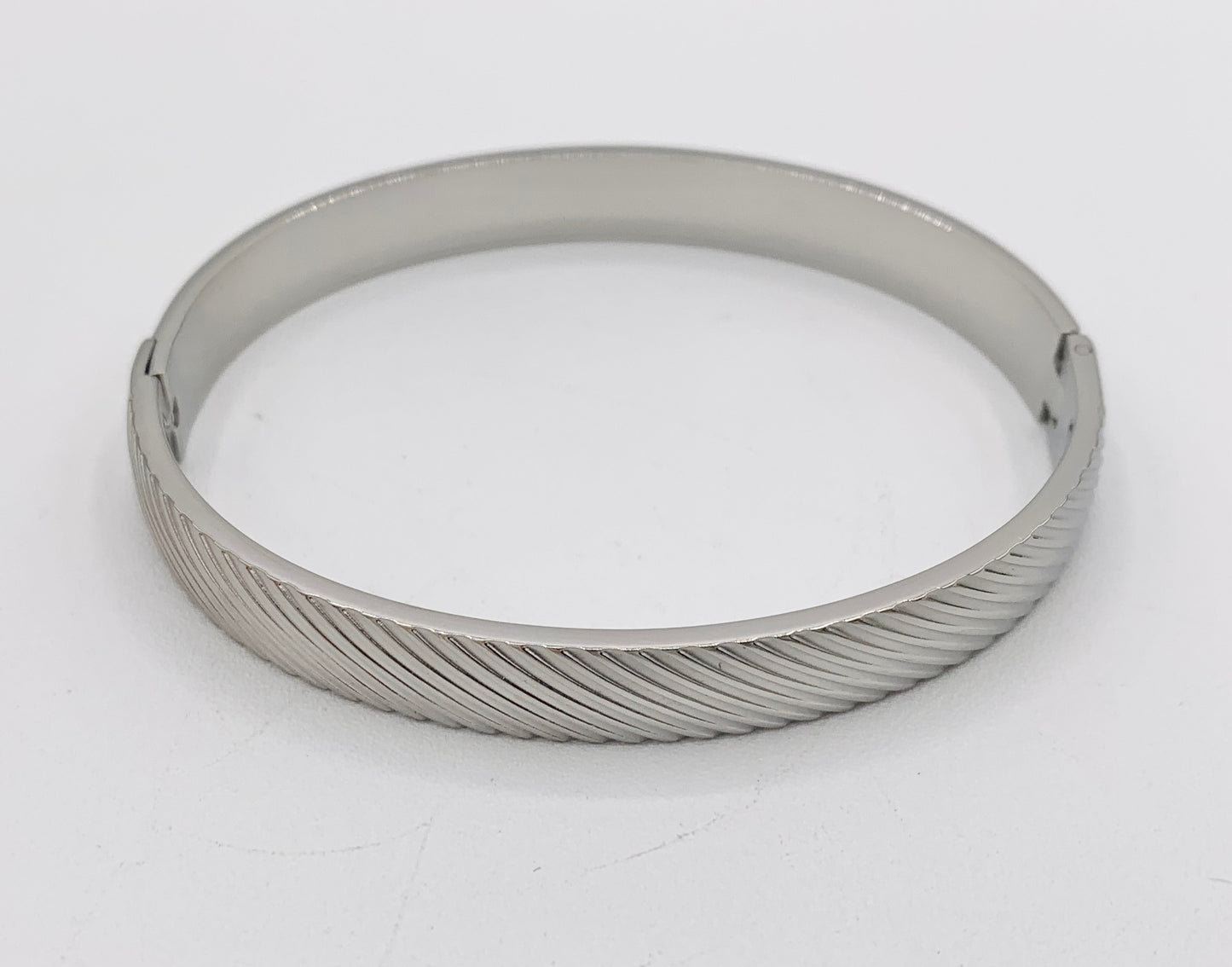 Stainless Steel Silver Close Bangles Bracelet in Silver plated Stainless Steel 2pcs