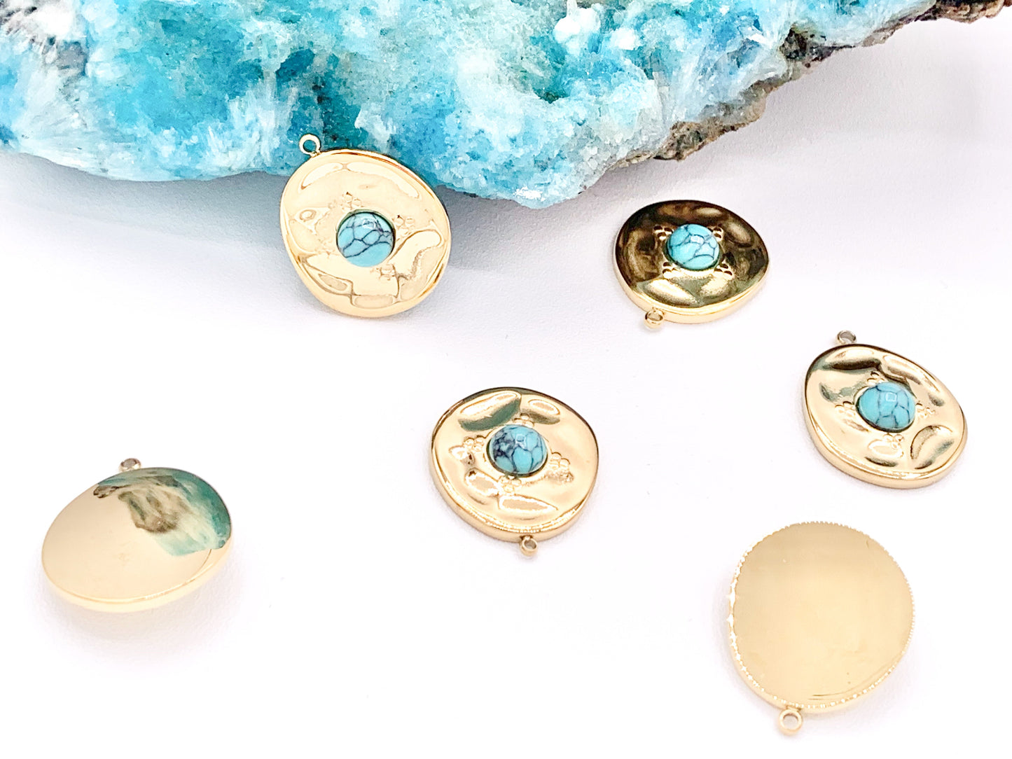 Unique Turquoise Oval Pendants in 18K Gold plated Copper 6 pcs