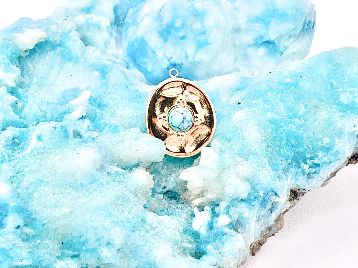 Unique Turquoise Oval Pendants in 18K Gold plated Copper 6 pcs